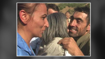 HDP-Politikerinnen umarmen PKK-Kämpfer