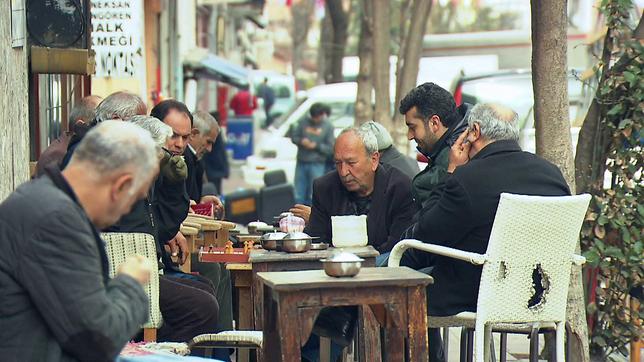 Gäste in einem Lokal in Istanbul