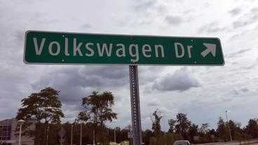 Bild: NDR Hinweisschild zum VW-Werk in Chattanooga.