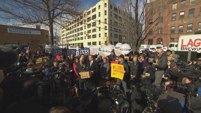 USA: Amazon "vergoldet" Queens – Anwohner protestieren