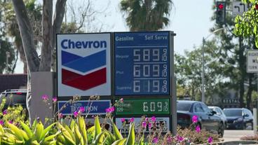 Anzeigetafel Benzinpreis bei Tankstelle 