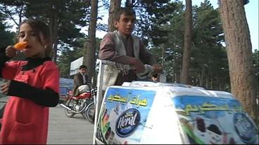 Bei ihm geht es um Vanille oder Schokolade, nicht um Krieg oder Frieden. Der Dreizehnjährige Hamid verkauft Speiseeis in der afghanischen Stadt Herat .