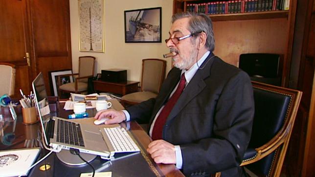 Bild: WDR/WDR George Loukis genießt Luxus und Komfort