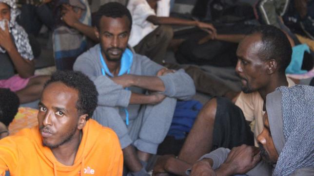 Bild: WDR/WDR In menschunwürdigen Unterkünften, ohne medizinische Betreuung warten Flüchtlinge auf ihre Zukunft.