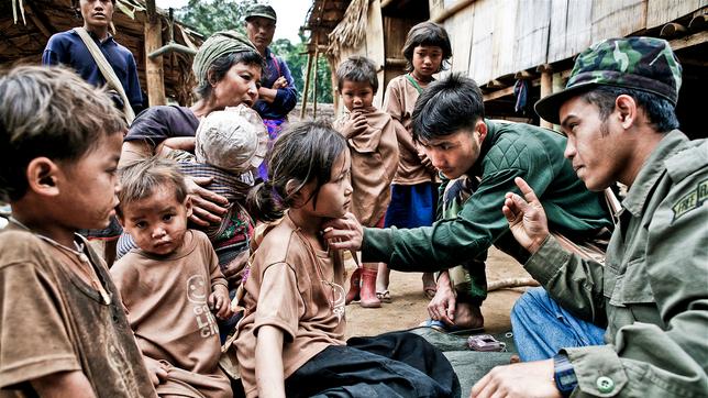Die freiwilligen Free Burma Rangers helfen den Menschen im Kriegsgebiet von Myanmar.