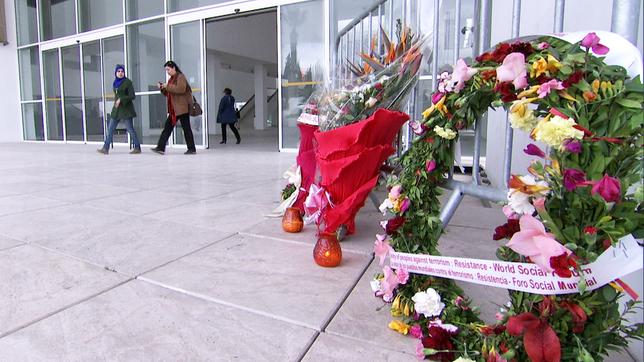 Trauer in Tunis vor dem Museum Bardo, wo Touristen getötet wurden.
