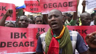 Bild: WDR Bei Protesten gegen die Regierung sind in Mali mindestens 14 Menschen ums Leben gekommen.