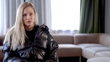 Bild: NDR Eine junge Frau im Interview.