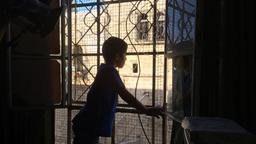Yussuf blickt aus seinem Zimmer direkt auf eine jüdische Siedlung.