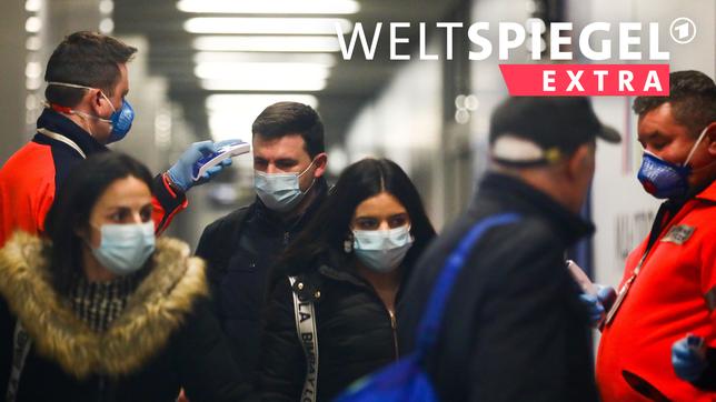 Bild: picture alliance / NurPhoto/Beata Zawrzel Kontrollen wegen des Corona-Virus bei einem Flug aus Mailand