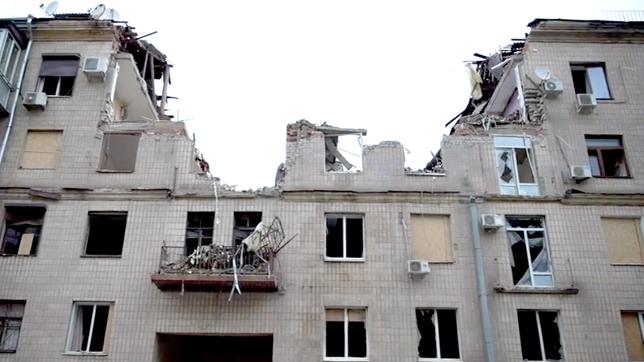 Zerstörtes Haus in Charkiw