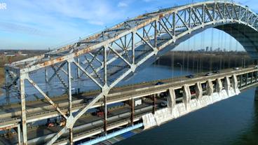 Bild: NDR Brücke aus der Vogelperspektive.