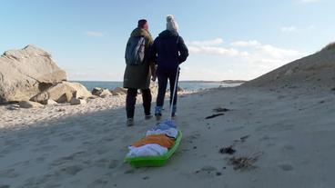 Zwei Frauen am Strand