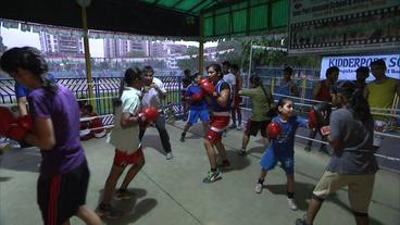 Bild: WDR Im Boxclub von Kalkutta trainieren Mädchen und Jungen zusammen, nicht getrennt nach Geschlecht und Religion.