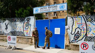 UN-Blauhelmsoldaten patroullieren an der Pufferzone auf Zypern.