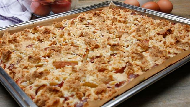 Buttermilchkuchen mit Pfirsich