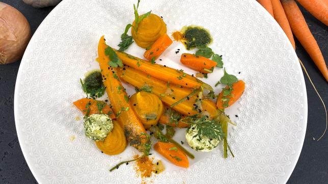 Gewürzmöhren mit Schafskäse