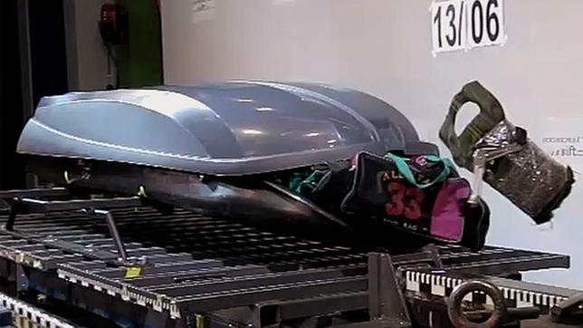Dachgepäckbox auf einem Auto