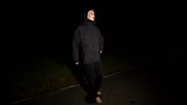 Bild: SWR Dunkle Kleidung