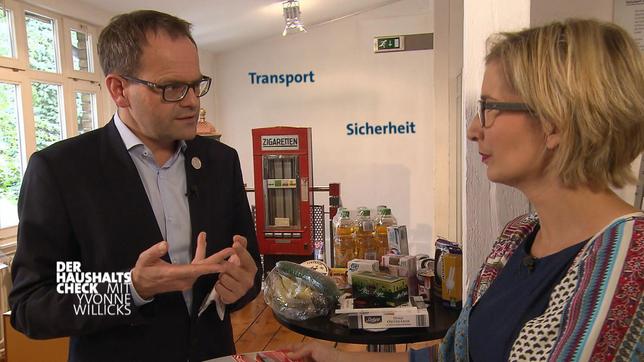 Bild: WDR Yvonne Willicks mit Markenexperte Jon Christoph Berndt