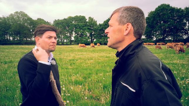 Bild: NDR/Tim Kahl Besuch beim Bio-Bauern: Wie werden die Tiere hier gehalten? Und schmeckt Bio-Fleisch besser?
