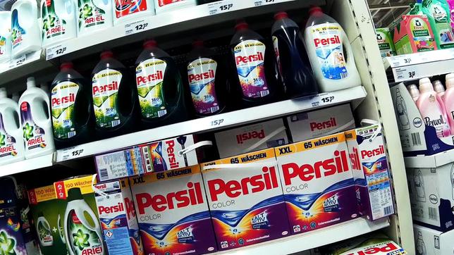 Bild: SWR Waschmittel-Packungen im Regal