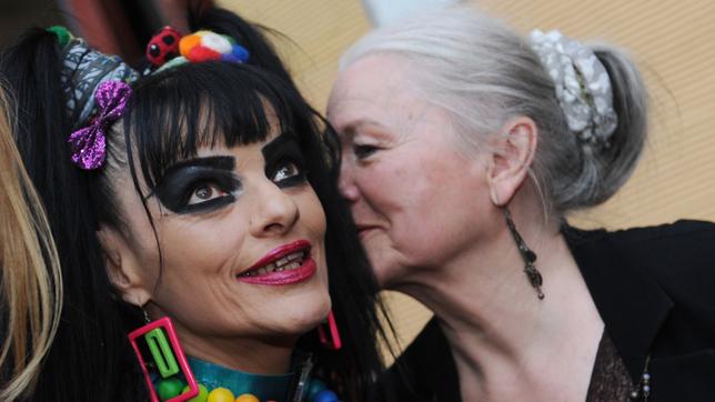 Bild: dpa Nina Hagen mit ihrer Mutter