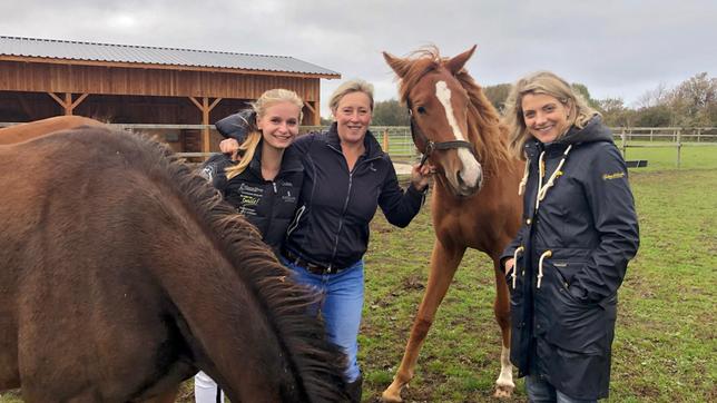 Stephanie Petersen (Mitte) hat Besuch aus Merxheim: Ihre Studienfreundin Alexandra Erbeldinger macht Urlaub auf Sylt.