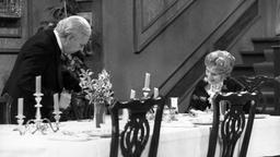 Zu Silvester ein Klassiker und nicht mehr wegzudenken aus deutschen Wohnzimmern: "Dinner for one" – ein Sketch mit Freddie Frinton als Diener James und May Warden als alleinspeisende alte Dame Miss Sophie entwickelte sich zum alljährlichen Publikums-Hit zum Jahreswechsel.