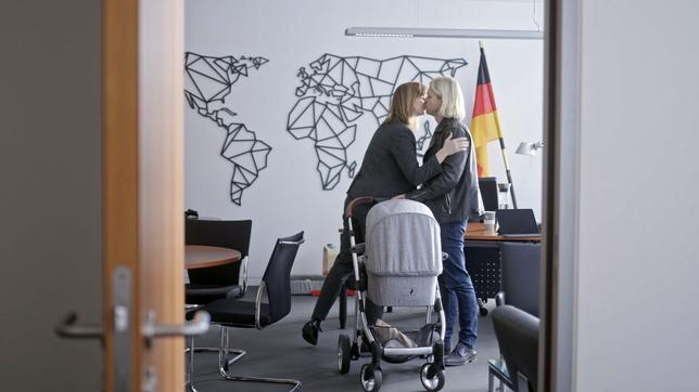 Bild: Kimotion Pictures GmbH Gyde Jensen mit ihrer Familie im Büro