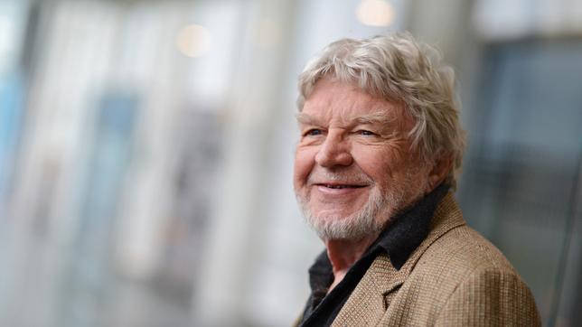 Bild: picture alliance / dpa/Felix Kästle Trauer um Hardy Krüger. Der Schauspieler starb im Alter von 93 Jahren in Kalifornien.