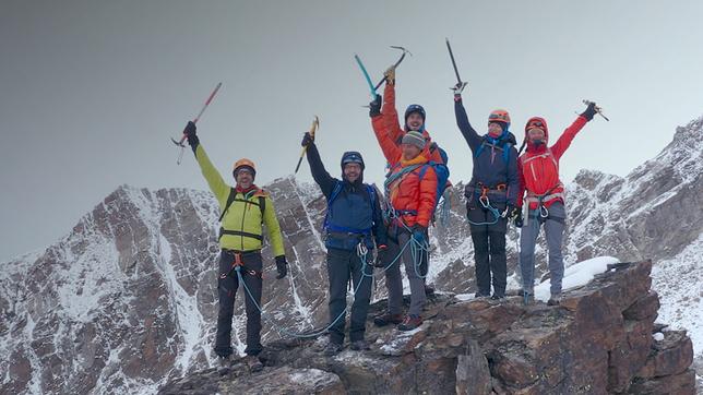 ARD-Themenwoche "Wir gesucht - Was hält uns zusammen? Experiment am Berg, fünf Menschen auf dem Weg zum Gipfel. 