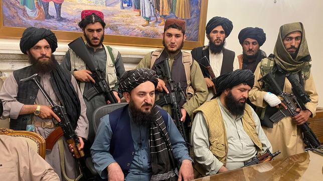Vertreter der Taliban den Präsidentenpalast