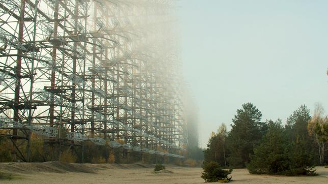 Bild: NDR/Das Kind mit der goldenen Jacke Filmproduktion/2021 Nikolai von Graevenitz Duga Radar in der Sperrzone Tschernobyl