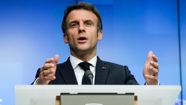 Bild: WDR Amtsinhaber Emmanuel Macron ist erst Anfang März in den Wahlkampf eingetreten. Seine wichtigsten Rollen sieht er aktuell auf der internationalen Bühne, in der EU und im Ukraine-Konflikt.