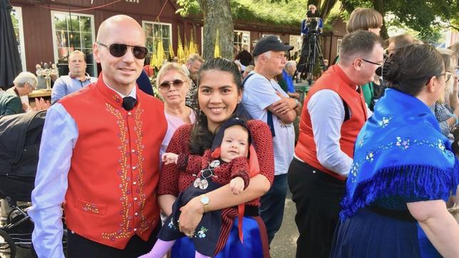 Bild: WDR Antonette Egholm heiratete 2018 ihren Mann Regin. Sie ist eine von knapp 200 Filipinas auf den Färöern.