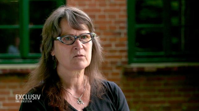 Bild: MDR Birgit Lohmeyer musste erfahren, was es heißt, Nachbarin von Hammerskins zu sein. 2015 wurde ihre Scheune in Jamel/Meckelburg-Vorpommern in Brand gesteckt.