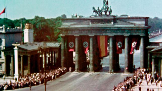 Bild: MDR/DOKfilm/Landesfilmarchiv Baden-Württemberg Brandenburger Tor, Siegesparade der Legion Condor, 6. Juni 1936