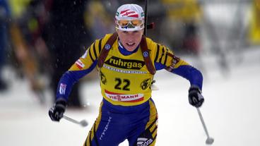 Bild: picture-alliance / Sven Simon Magdalena Forsberg beim Biathlon-Weltcup in Hochfilzen