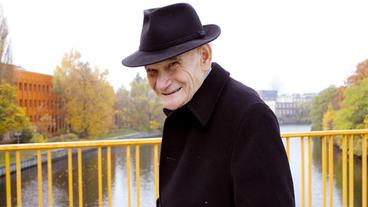 Bild: rbb/Uli Holz/Britzka Film Willy Wolff unterwegs im Berliner Hansaviertel.