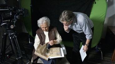 André Singer und die Holocaust-Überlebende Anita Lasker-Wallfisch während der Dreharbeiten. 
