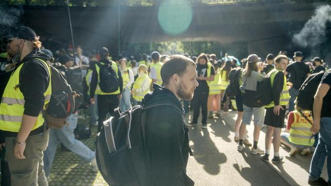 Bild: SWR/AV Medien Moritz, ehemaliger Aktivist der „Letzten Generation“, bei einer Demonstration gegen den AfD-Parteitag in Essen im Juli 2024.