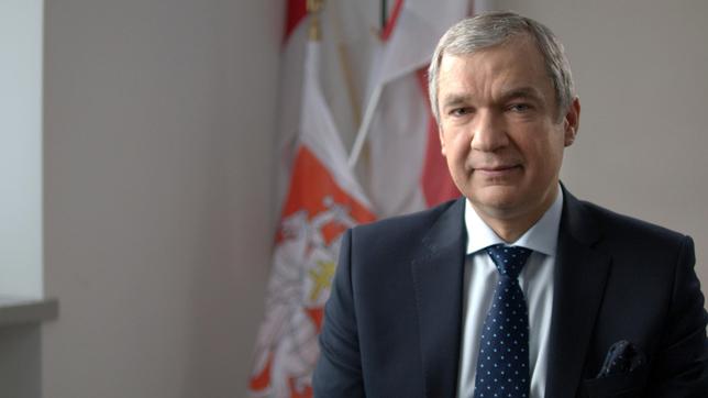 Bild: WDR/Lichtfilm Pawel Latuschko, der frühere belarussische Kulturminister, der das System von innen kennt, gehört heute zu den führenden Köpfen der Exil-Opposition.