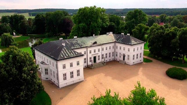 Bild: rbb/LOOK! Film Schloss Neuhardenberg aus der Luft.