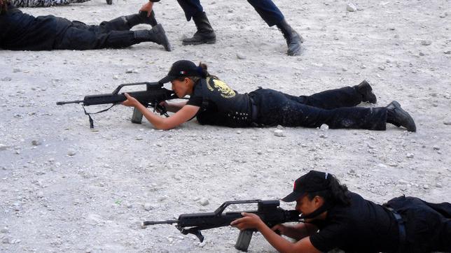 Schießübungen mit G36-Sturmgewehren von Heckler & Koch im mexikanischen Bundesstaat Puebla