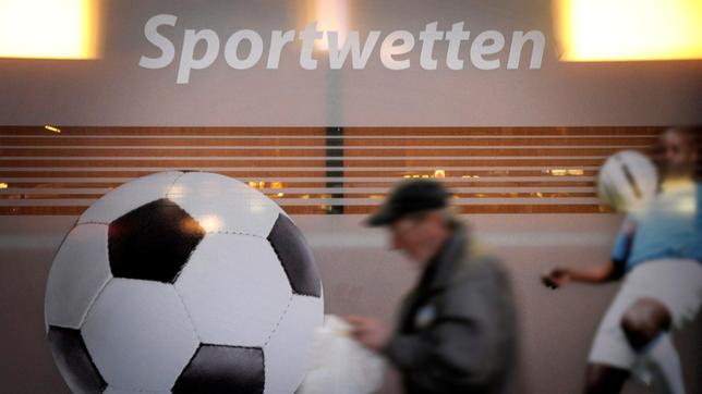Bild: WDR/dapd/Philipp Guelland Sportwetten sind längst ein florierender Geschäftszweig der organisierten Kriminalität geworden. (Archivfoto)