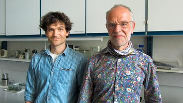 Bild: BR/Christian Gramstadt Von links: Björn Helm und Reinhard Örtl von der Technischen Universität Dresden. Weiteres Bildmaterial finden Sie unter www.br-foto.de.