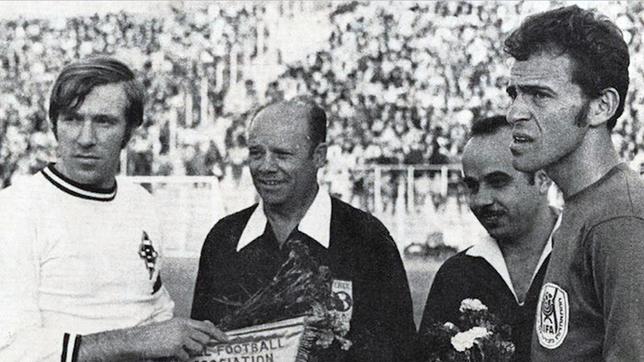 Bild: WDR/Wilhelm August Hurtmanns Wimpelübergabe beim Spiel in Tel Aviv am 25.2.1970