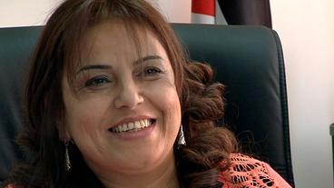 Bild: SWR Die Ministerin Khouloud Daibes Abu Dayyeh in ihrem Büro
