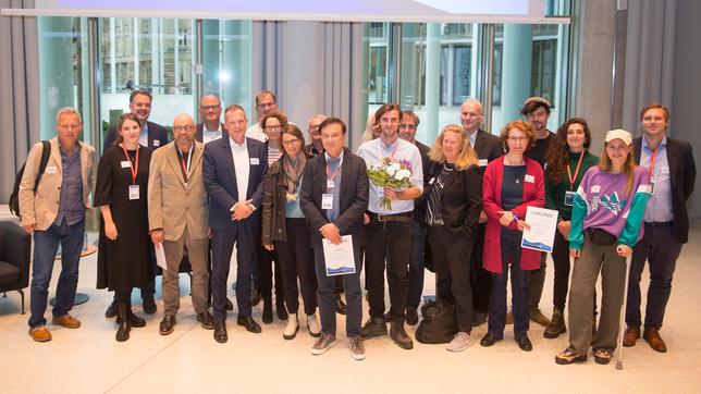 Bild: Stefan Hoyer/PUNCTUM Jury und Gewinner des 11. ARD-Dokumentarfilmwettbewerbs